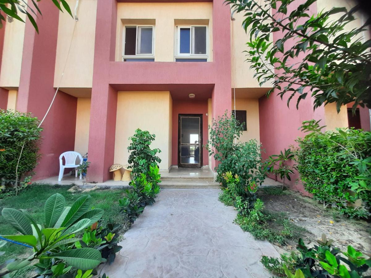 Villa Rosana Resort الساحل الشمالى Dawwar al Hajj Ahmad Exterior photo